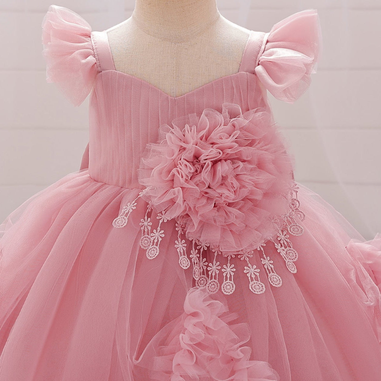 Rochie  cu detalii Adara Roz