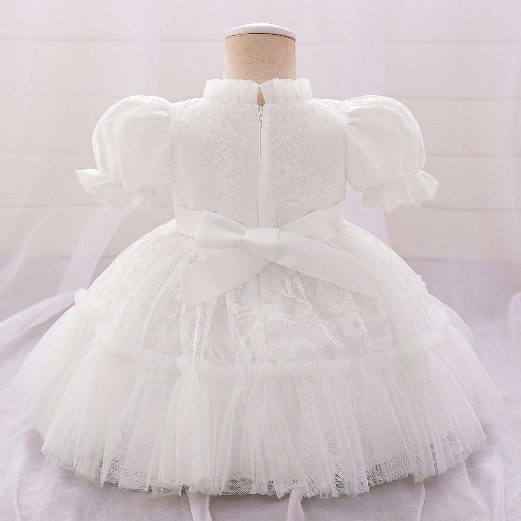 Rochie cu detalii Mereya Alb