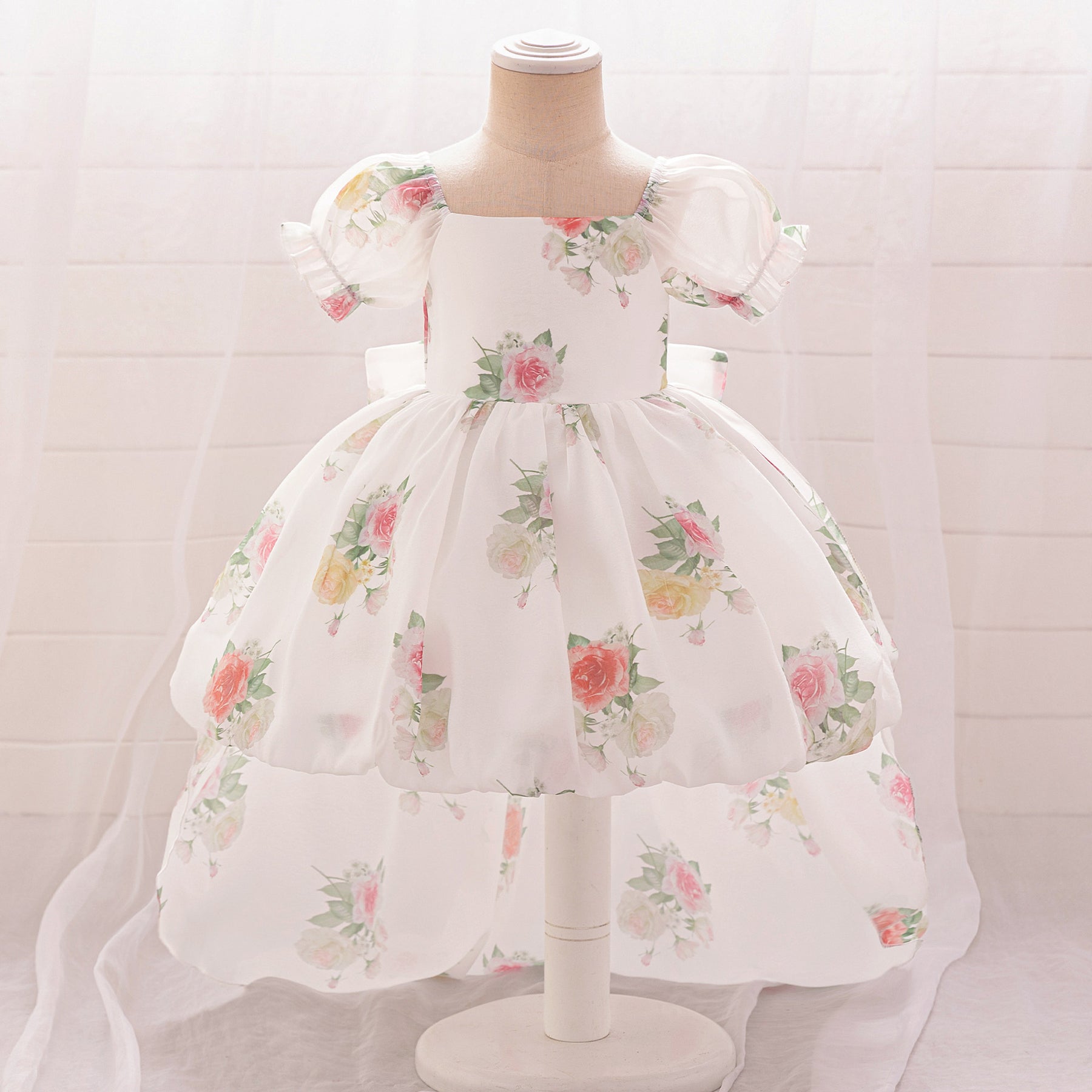 Rochie cu detalii Adasia Alb