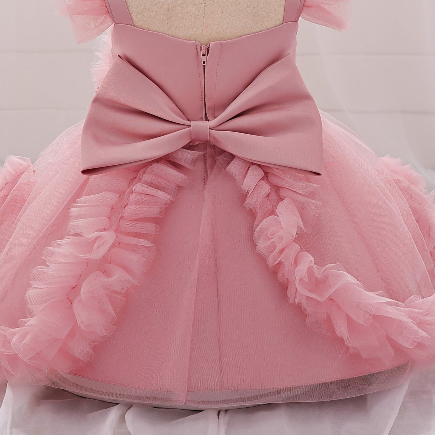 Rochie  cu detalii Adara Roz