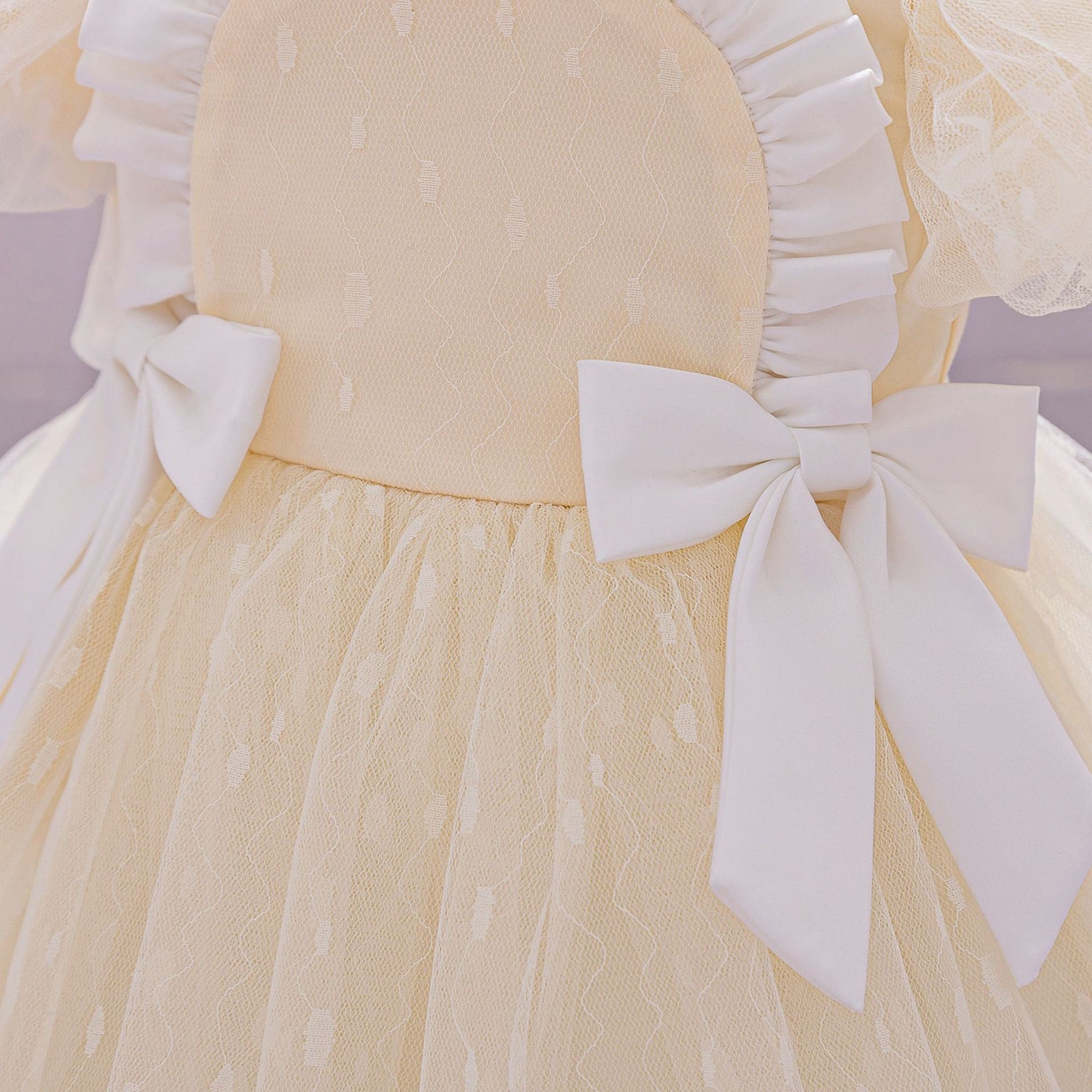 Rochie cu detalii Sabell Crem