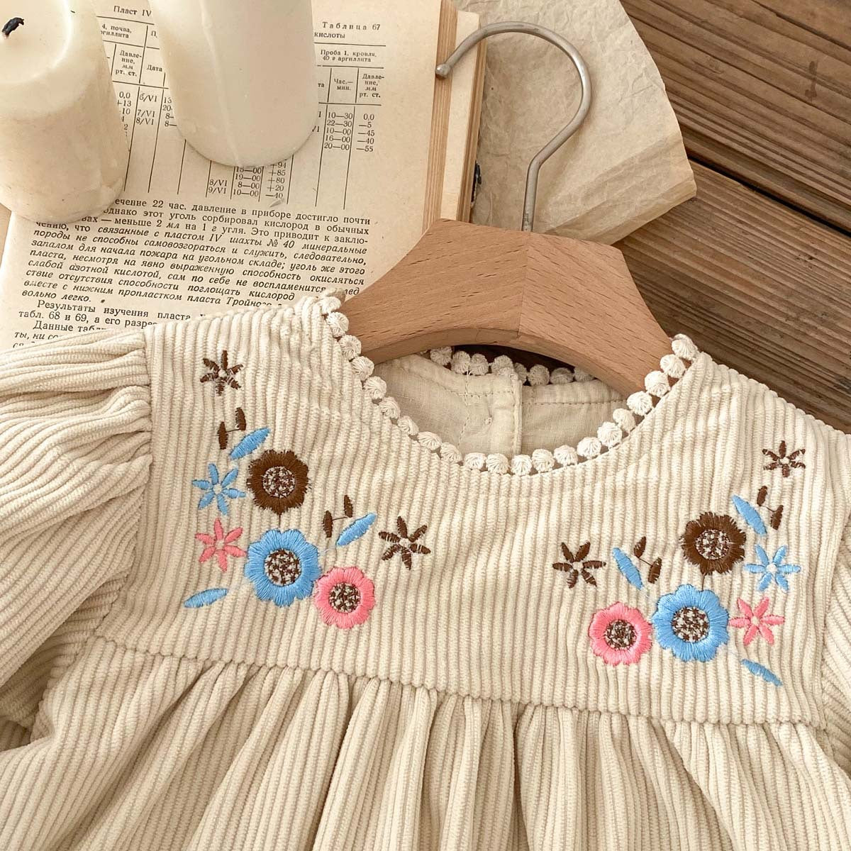 Rochie cu detalii Everdy Crem