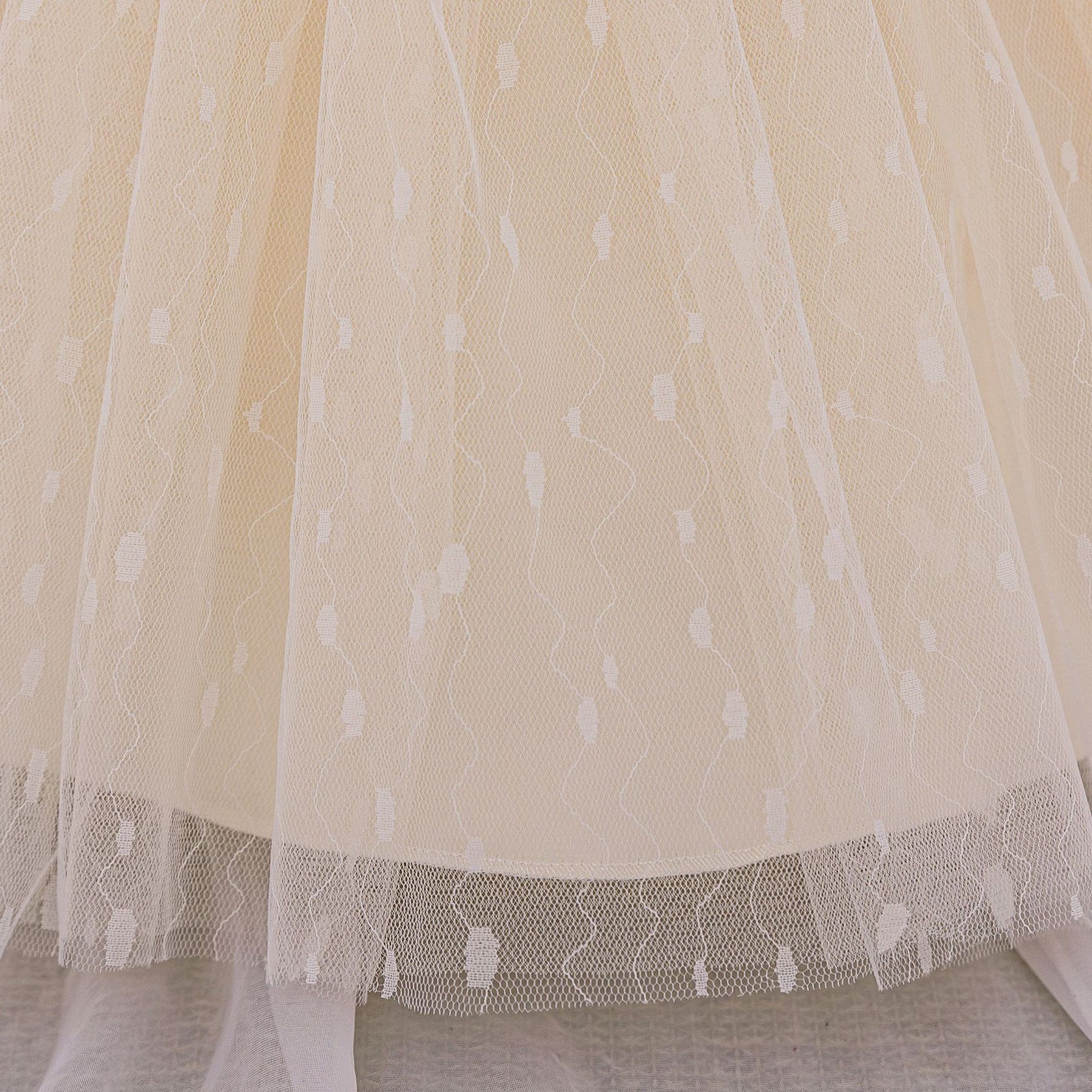 Rochie cu detalii Sabell Crem