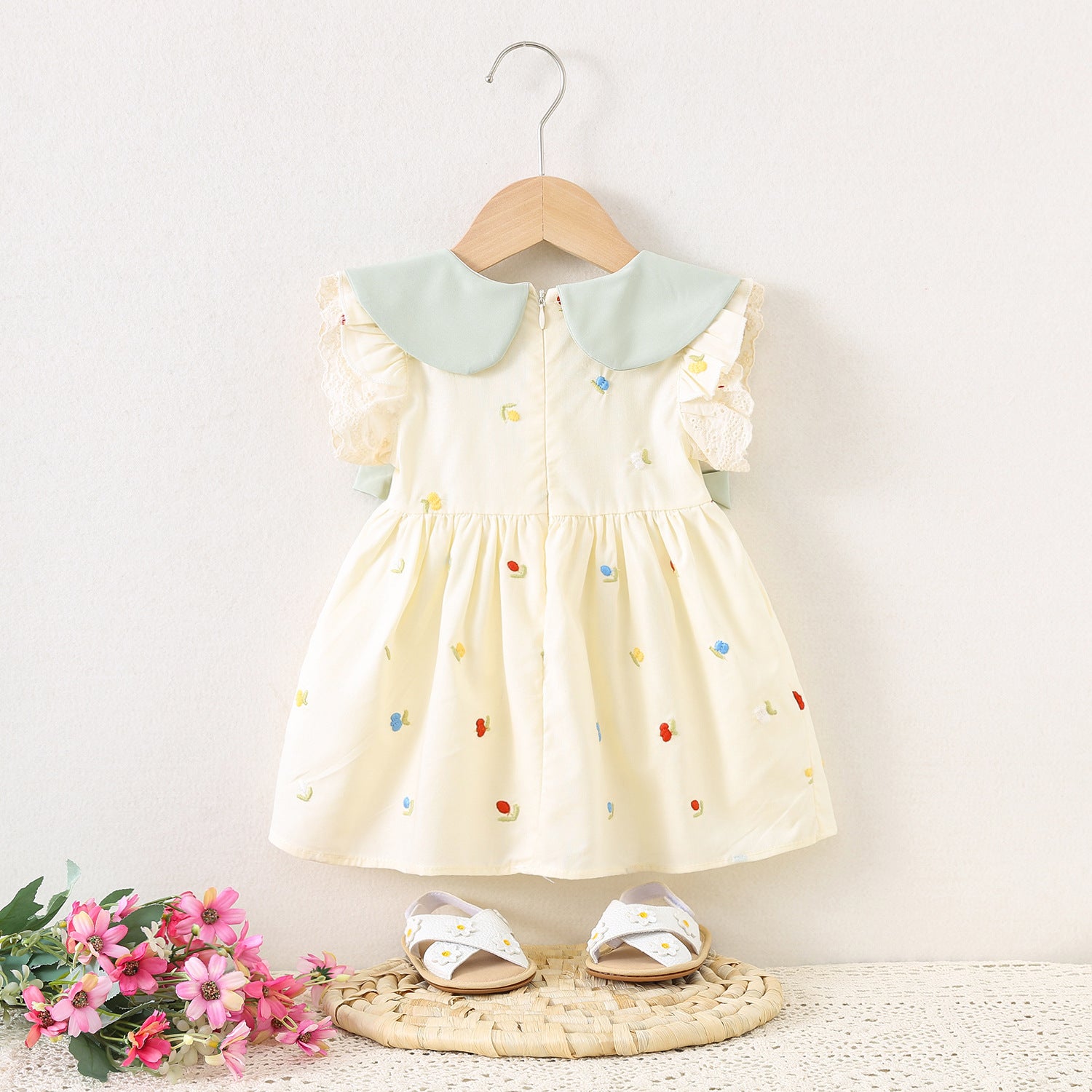 Rochie cu detalii Raula Crem