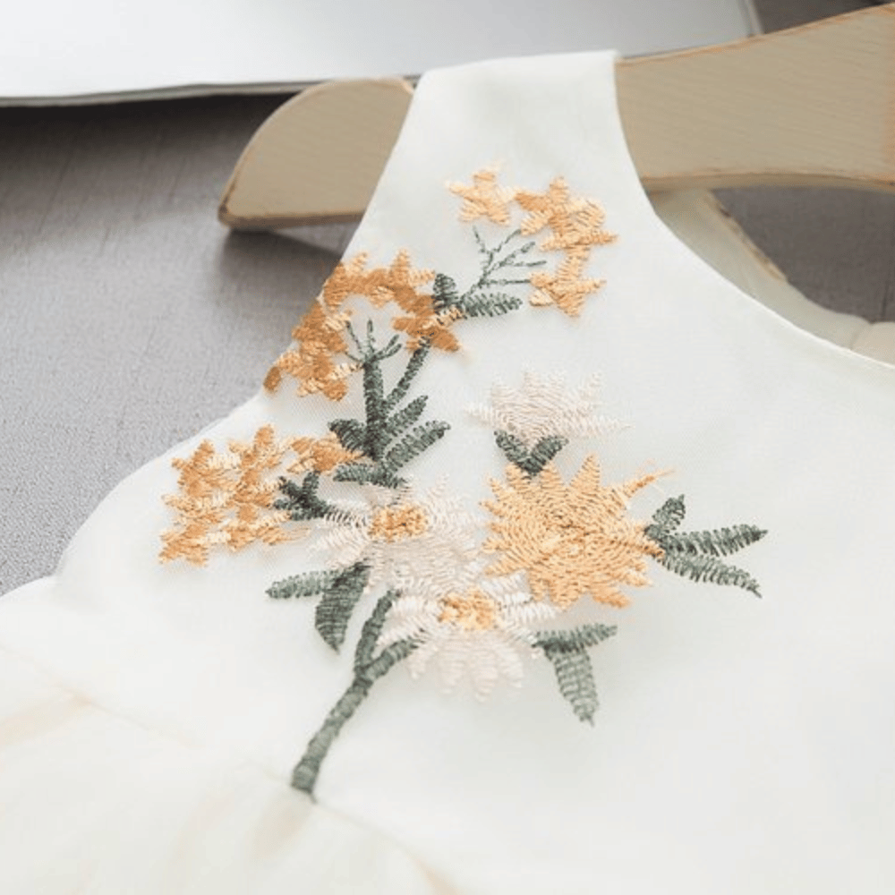Rochie cu detalii Saraita Crem