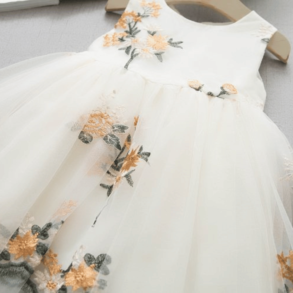 Rochie cu detalii Saraita Crem