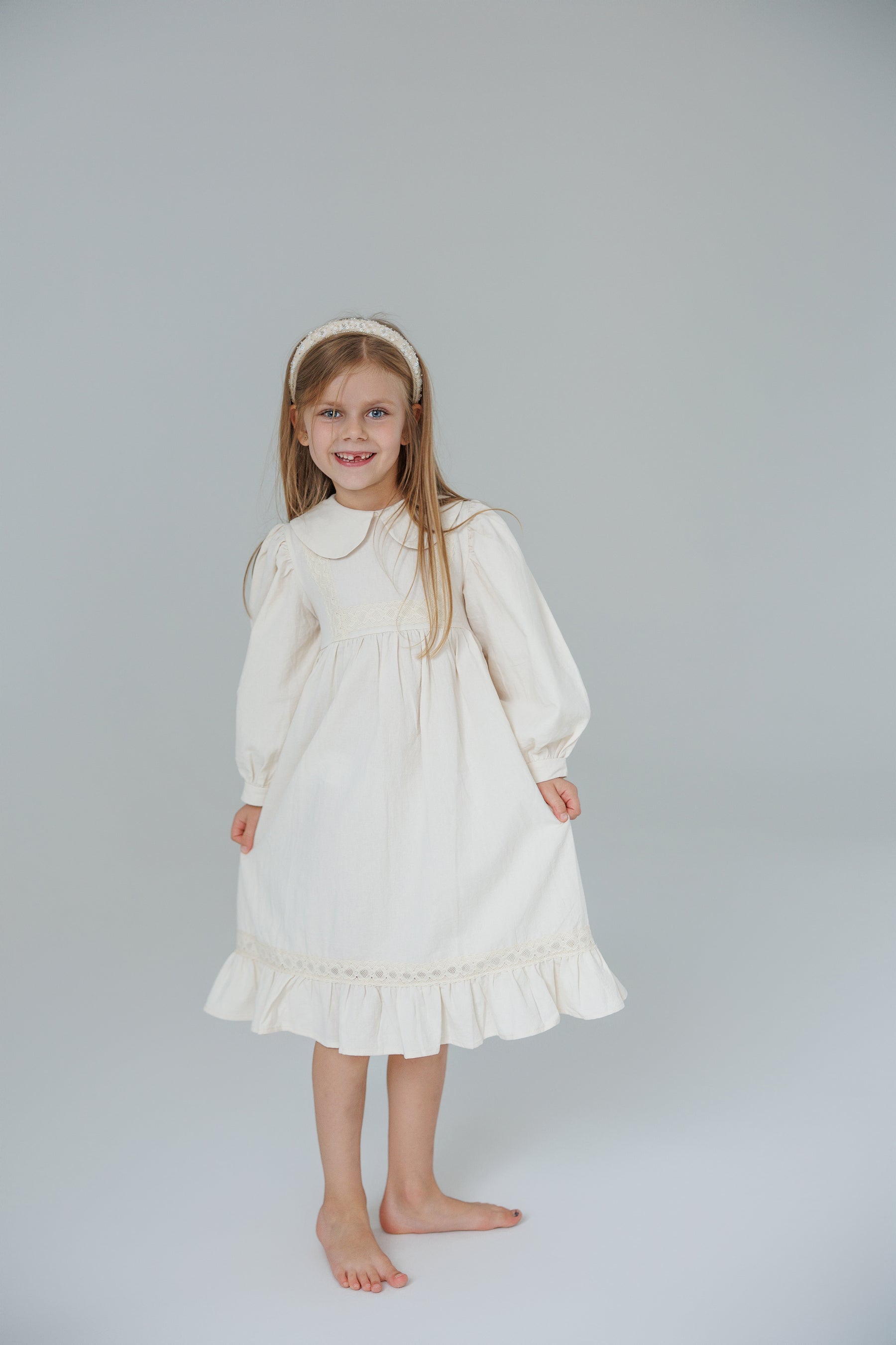 Rochie cu detalii Mia Crem