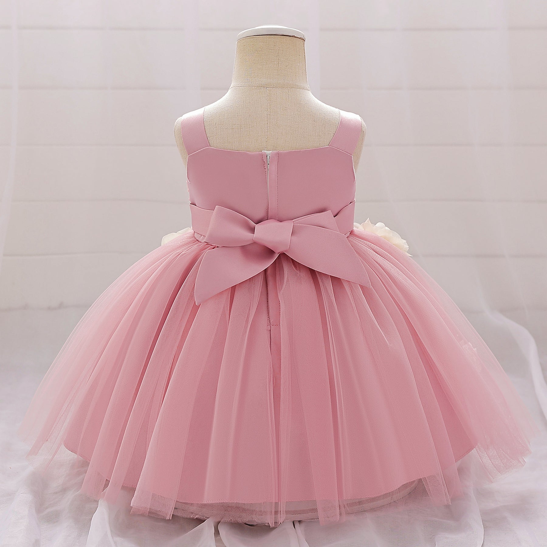 Rochie cu detalii Abana Roz