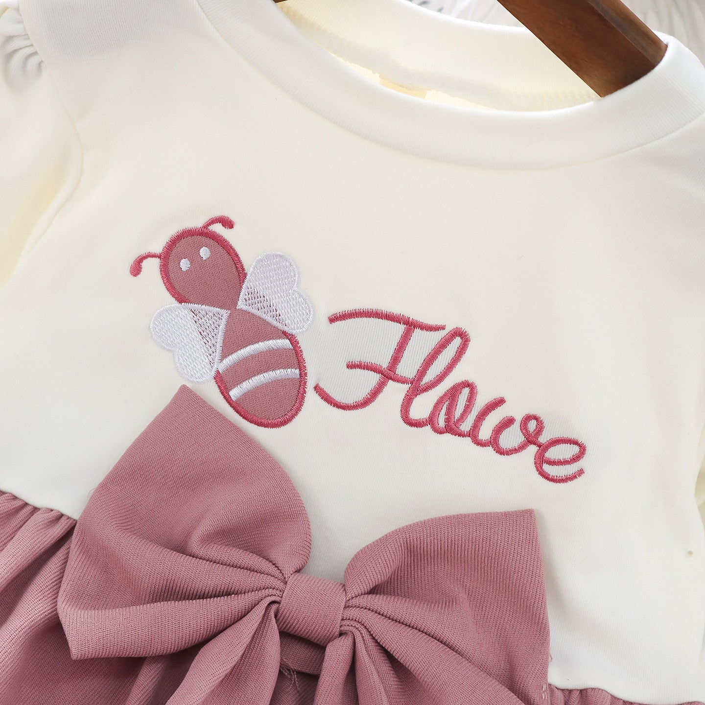 Rochie cu detalii Flawe Roz