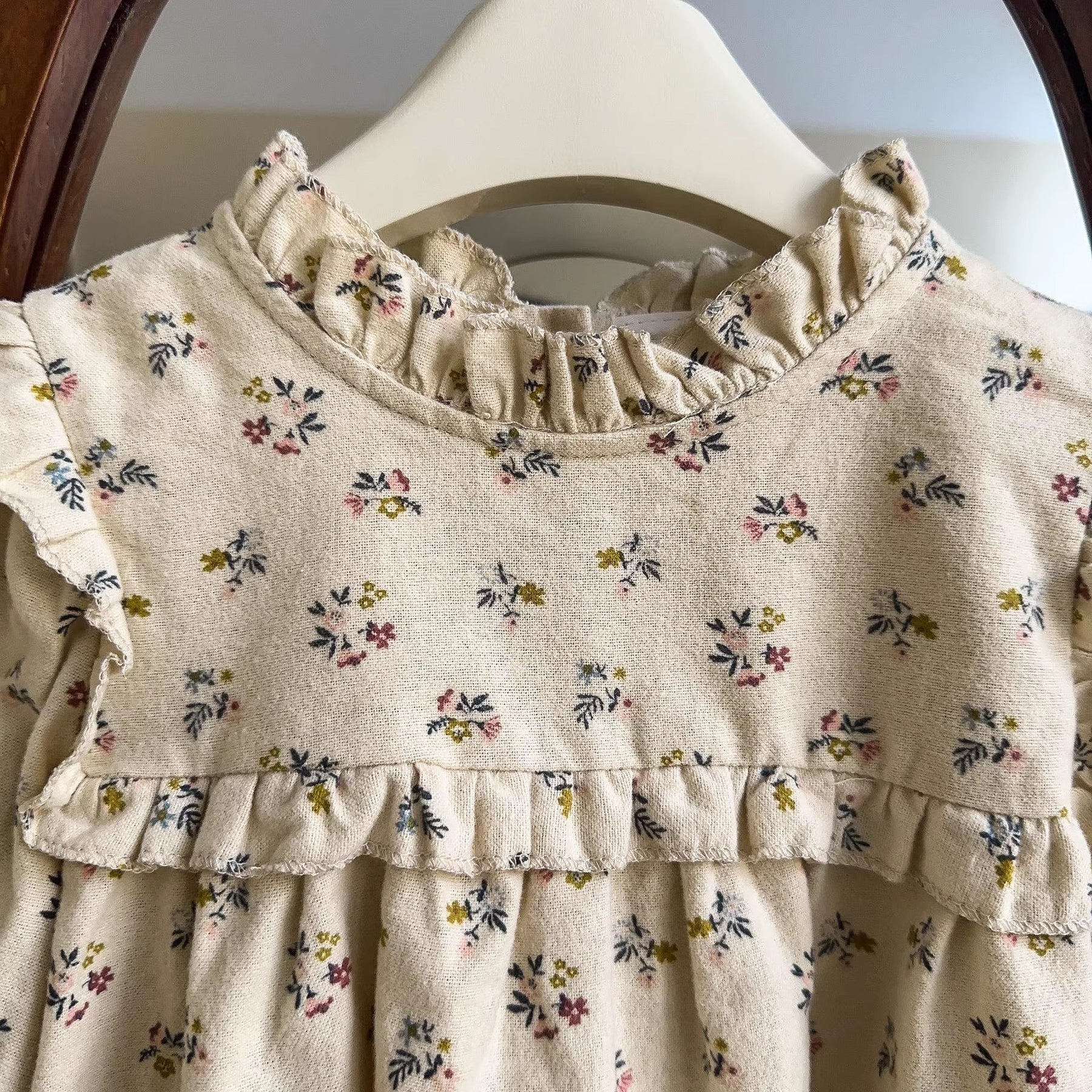 Rochie cu detalii Lirza Crem