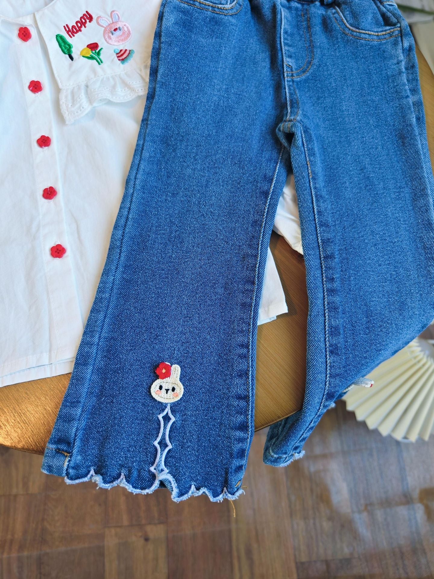 Set din doua piese Asiria