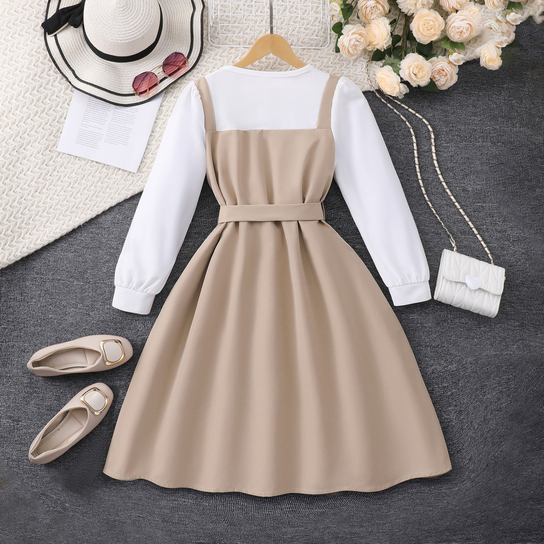 Rochie cu detalii Menyr Crem